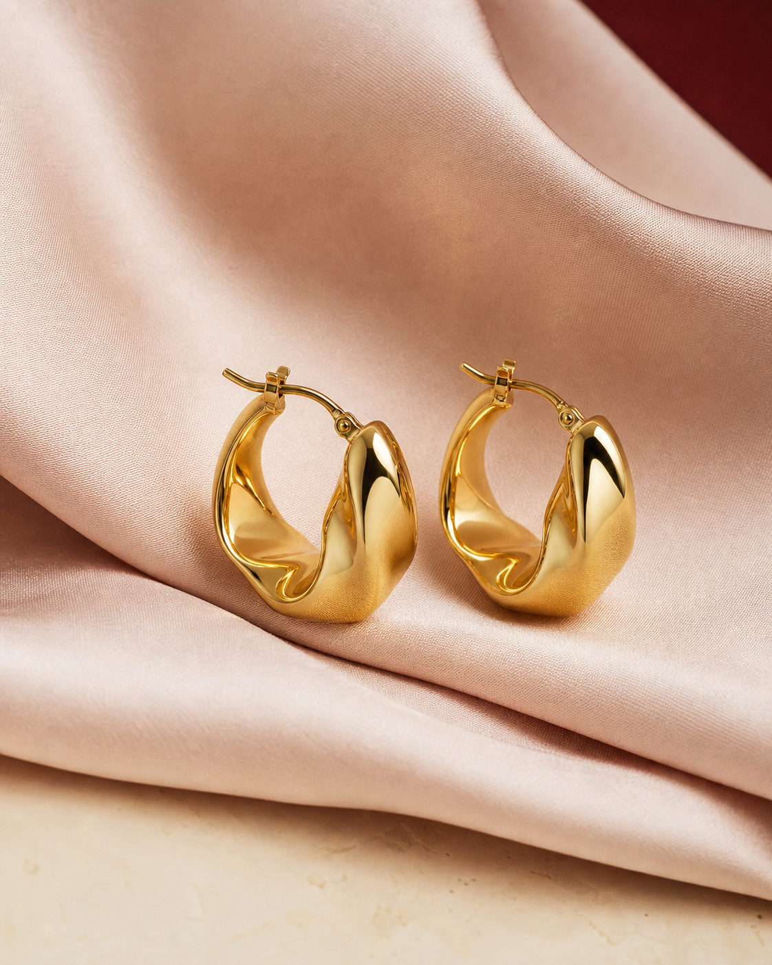 Orecchini in oro Graziella su raso rosa
